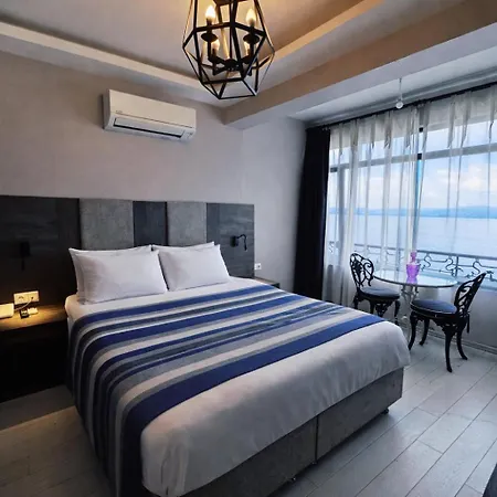 Yali Bahce Mudanya * Burgaz