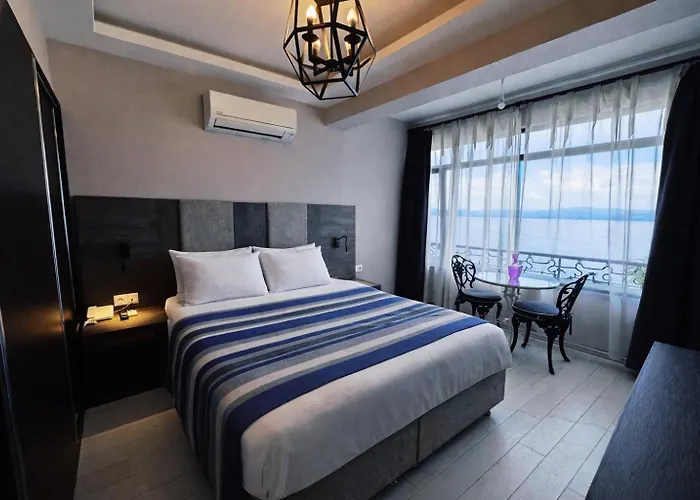 Yali Bahce Mudanya * Burgaz